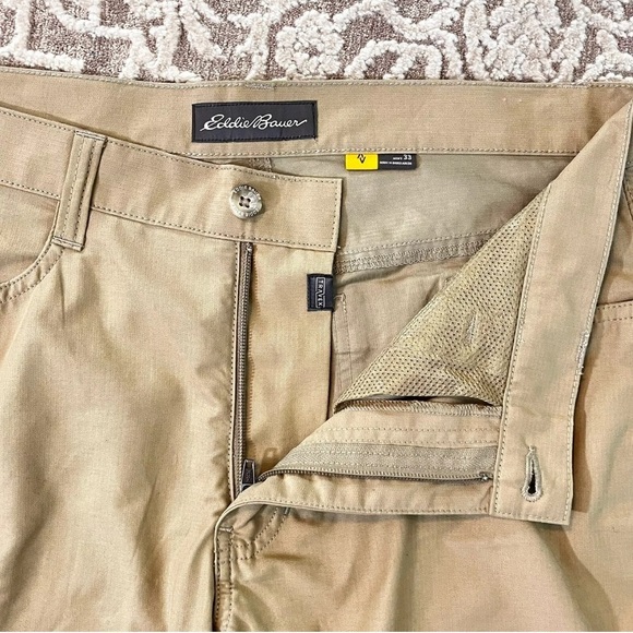 Eddie Bauer Men’s Travex 11” Shorts - Picture 8 of 11